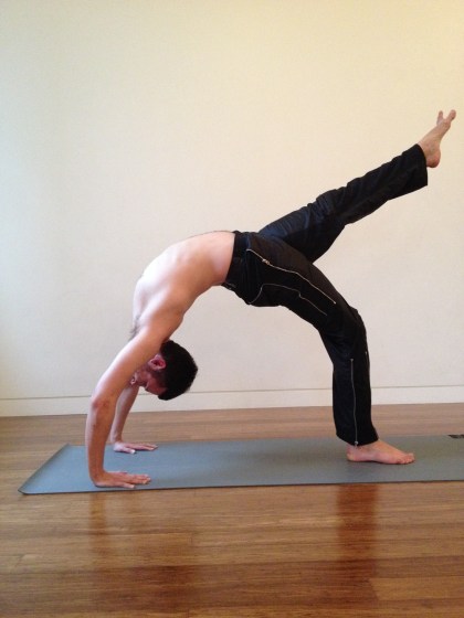 Tracy Tahara: Eka Pada Urdvha Danurasana